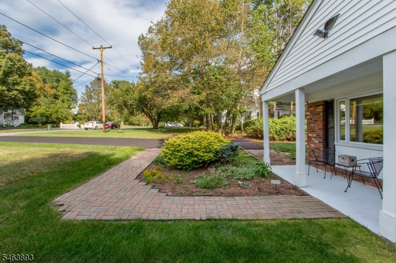 5 Deer Path Property Photo 31