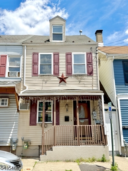 249 Mercer St Property Photo 1