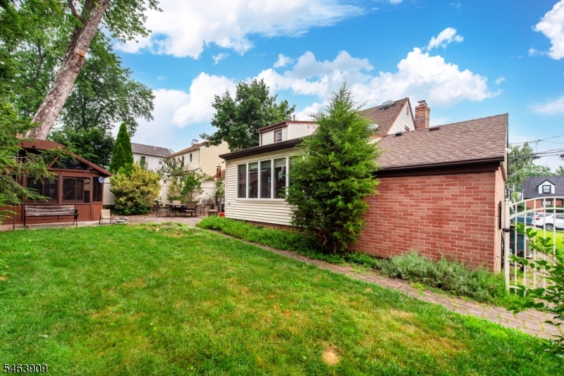 111 Greenlawn Ave Property Photo 19