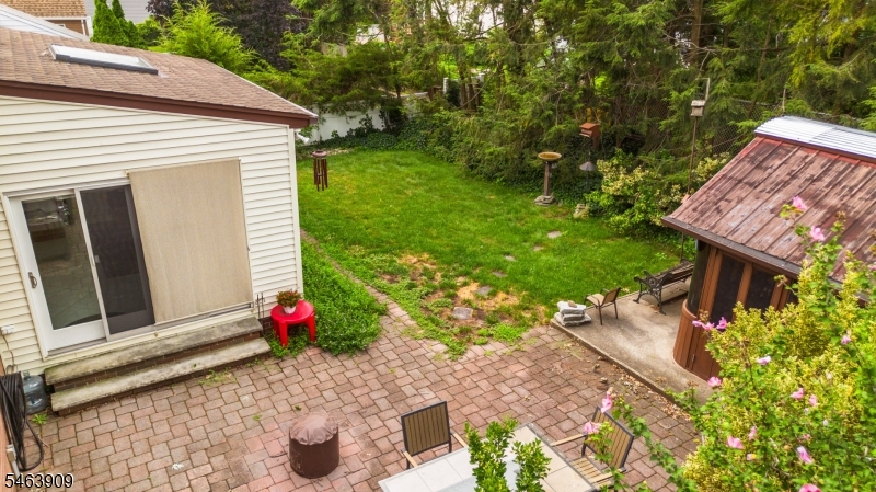 111 Greenlawn Ave Property Photo 22