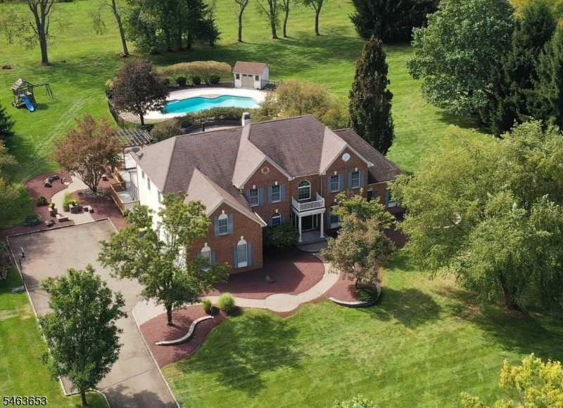 221 Johns Lane