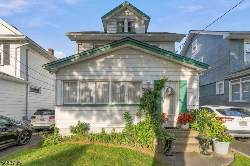 239 Magie Ave Property Photo 1
