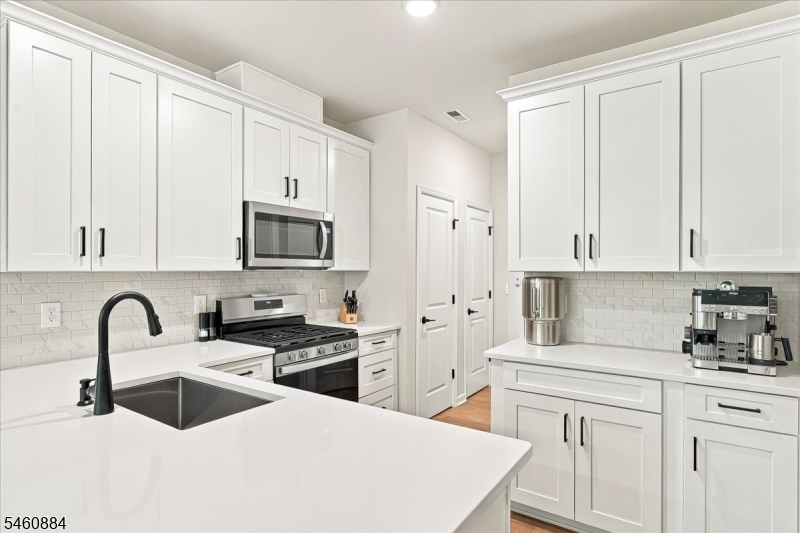 60 Sternadori Rd Property Photo 11