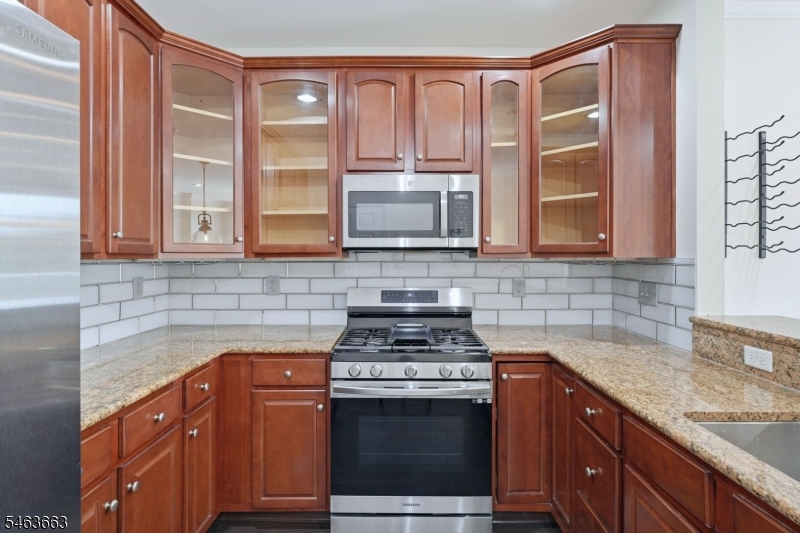 373 Victoria Drive Property Photo 5