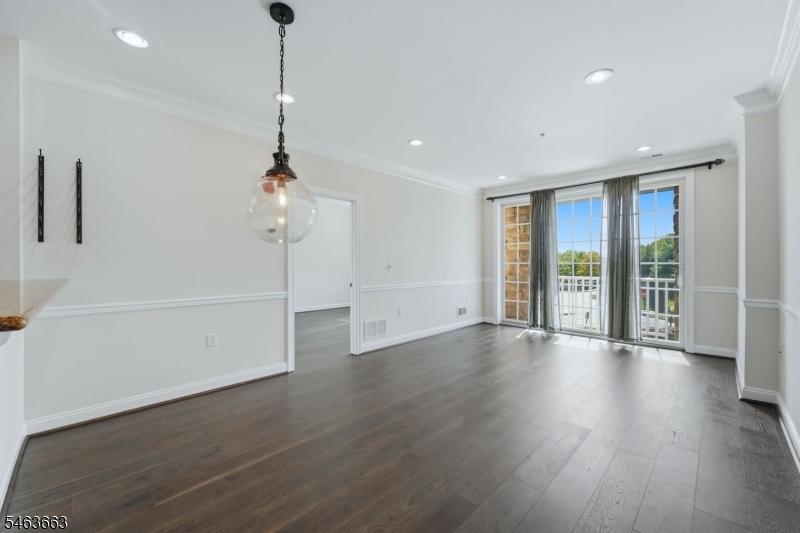 373 Victoria Drive Property Photo 9