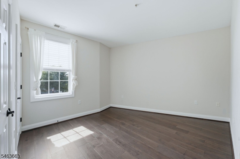 373 Victoria Drive Property Photo 18