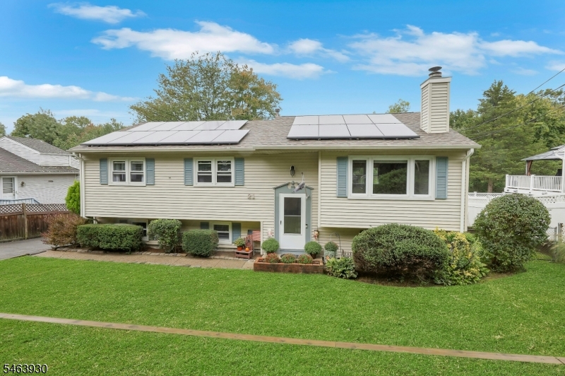 21 Aldrin Dr Property Photo 1