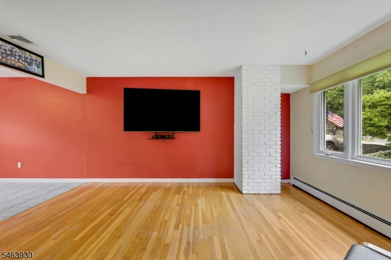 21 Aldrin Dr Property Photo 5