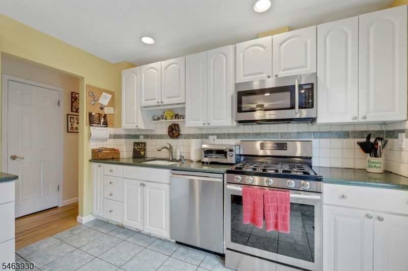 21 Aldrin Dr Property Photo 13