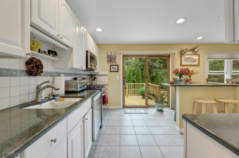 21 Aldrin Dr Property Photo 14