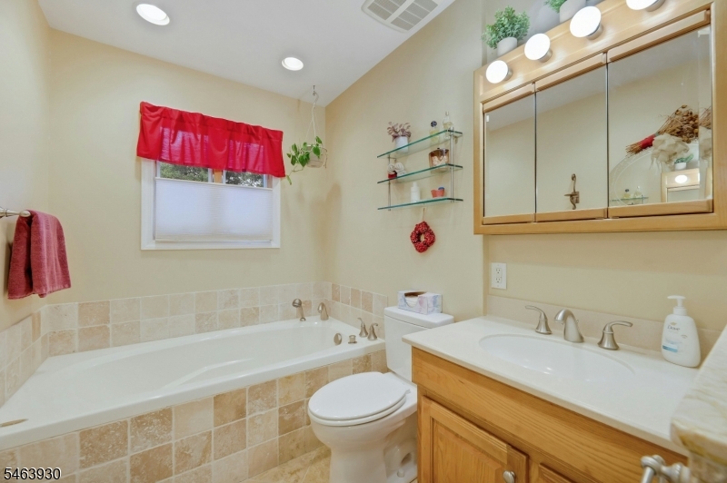 21 Aldrin Dr Property Photo 19