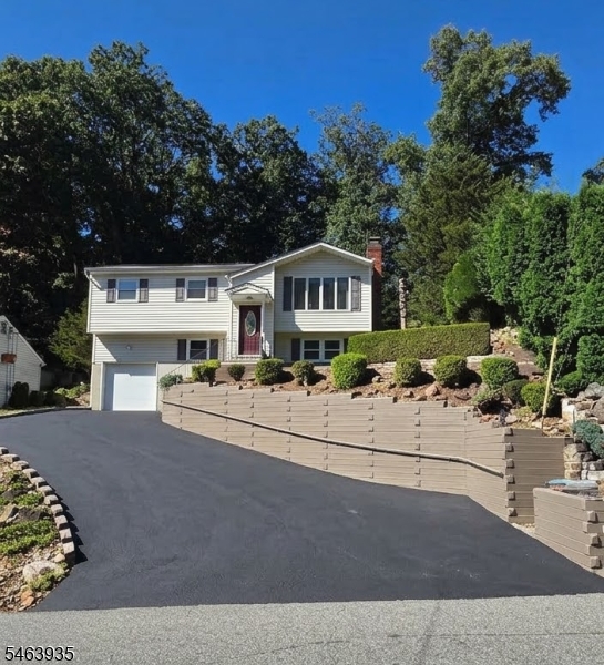 14 White Meadow Rd Property Photo 1