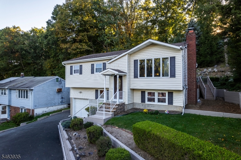 14 White Meadow Rd Property Photo 2