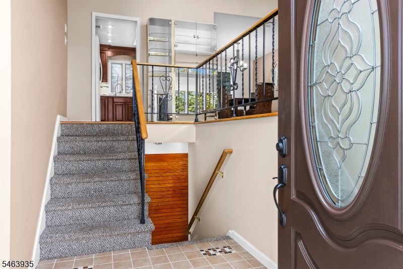 14 White Meadow Rd Property Photo 4