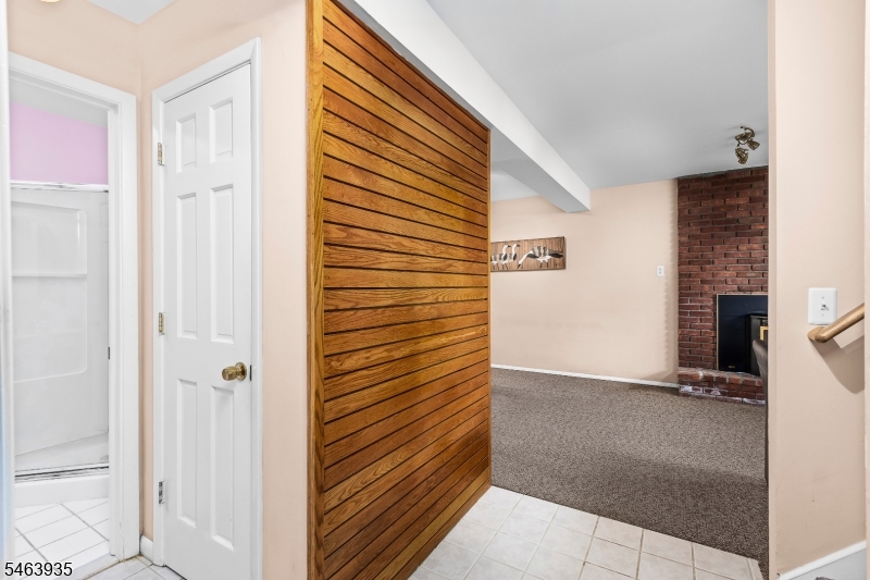 14 White Meadow Rd Property Photo 17