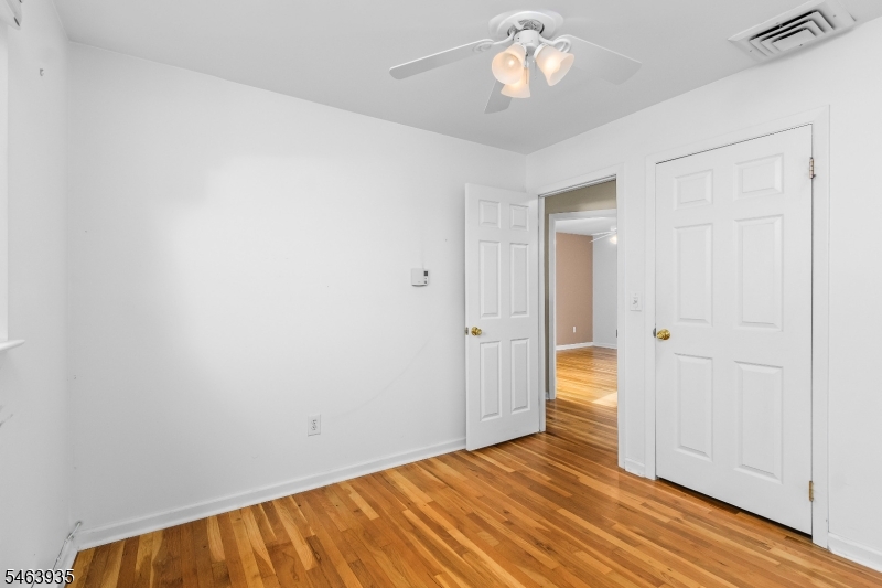 14 White Meadow Rd Property Photo 33