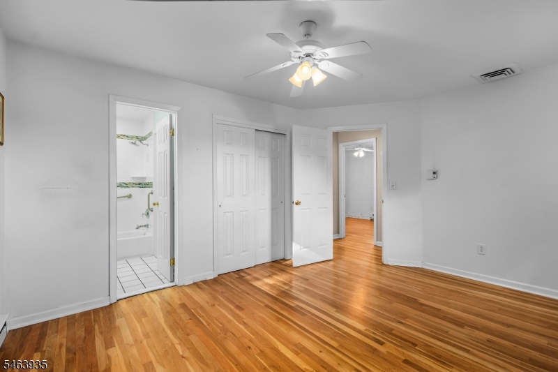 14 White Meadow Rd Property Photo 35