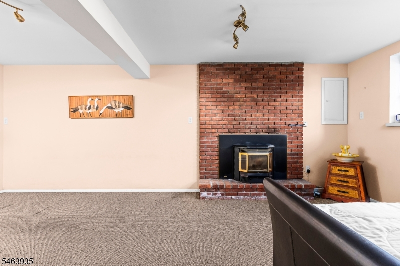 14 White Meadow Rd Property Photo 39