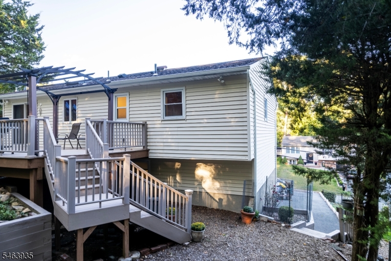 14 White Meadow Rd Property Photo 46