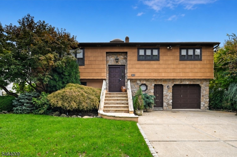 134 Hillside Ave Property Photo 4