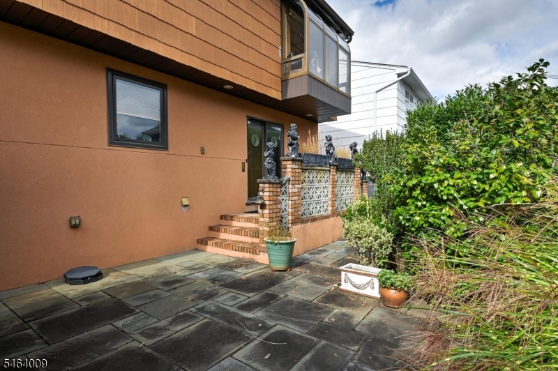 134 Hillside Ave Property Photo 37