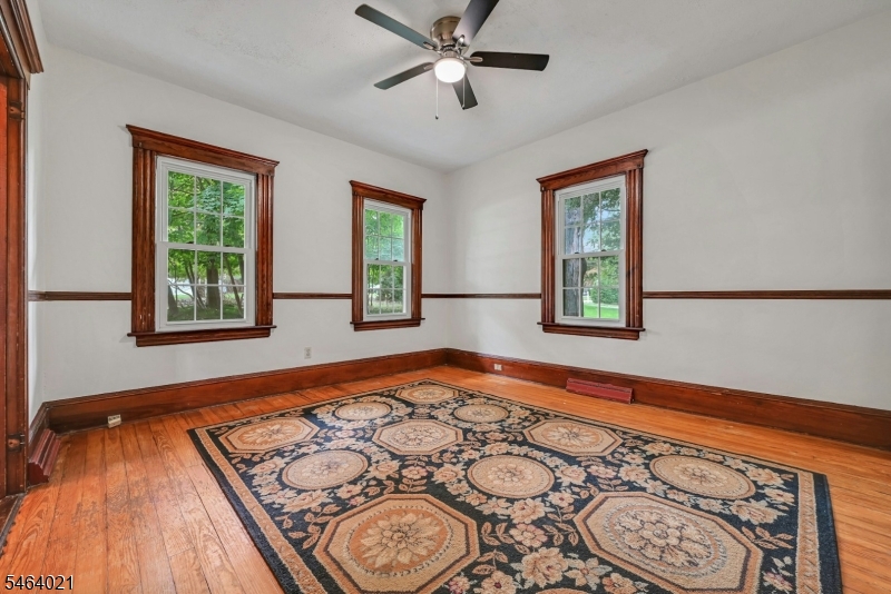 370 Sicomac Ave Property Photo 10