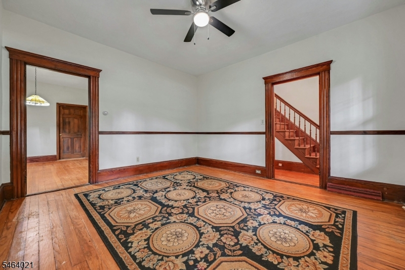 370 Sicomac Ave Property Photo 11