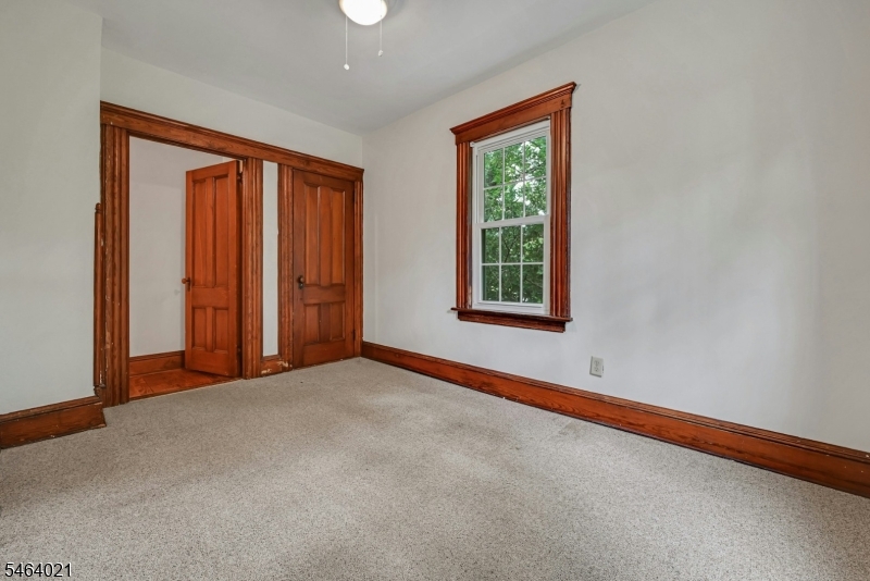 370 Sicomac Ave Property Photo 17