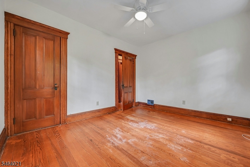 370 Sicomac Ave Property Photo 19