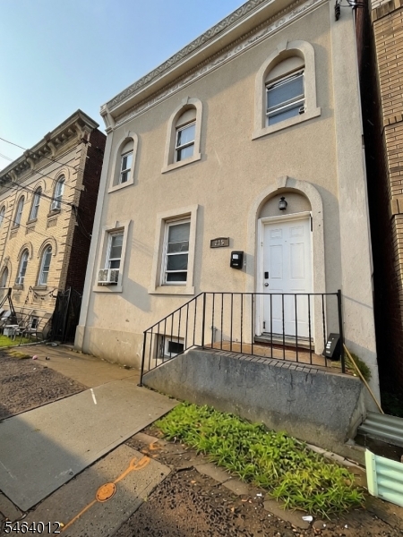 215 Macarthur Ave Property Photo 1
