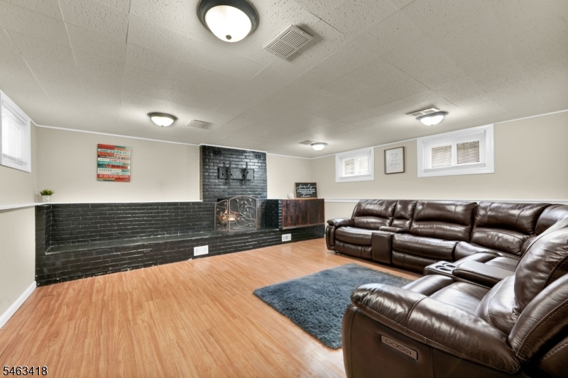 333 Foxwood Rd Property Photo 14