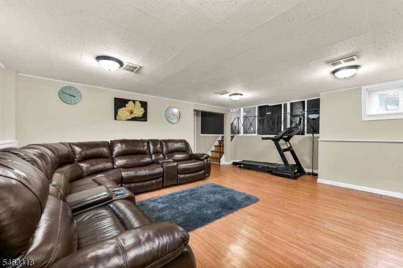 333 Foxwood Rd Property Photo 15