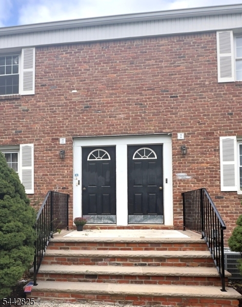 19 Dartmouth Ave 2b Property Photo 1
