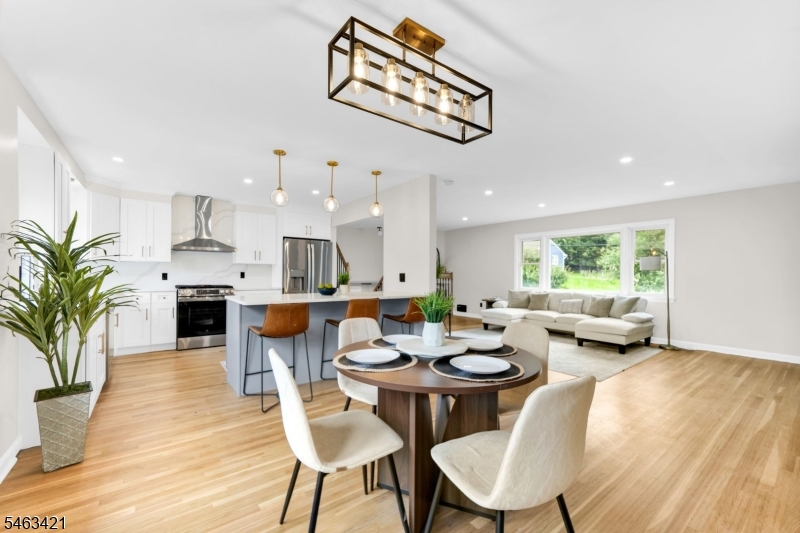 33 Woodhull Ave Property Photo 8