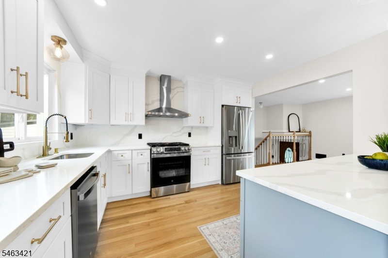 33 Woodhull Ave Property Photo 9