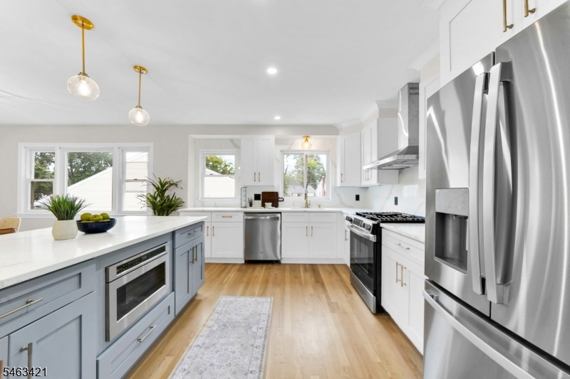 33 Woodhull Ave Property Photo 10