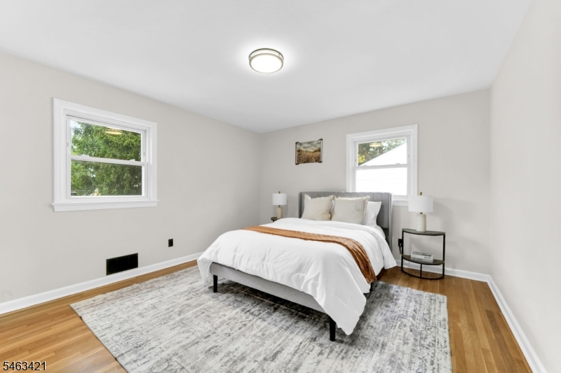 33 Woodhull Ave Property Photo 12