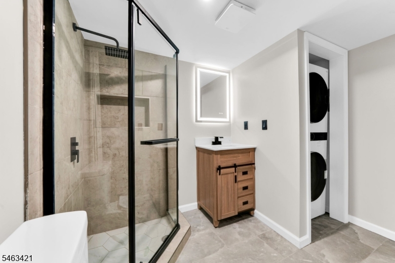 33 Woodhull Ave Property Photo 20