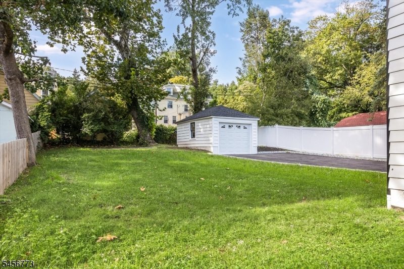 343 Meadowbrook Ln Property Photo 43