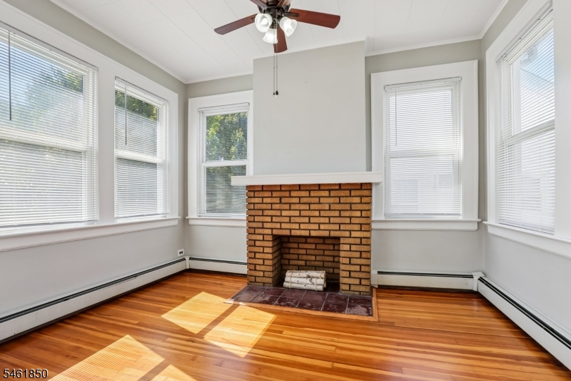 803 Devon St Property Photo 8