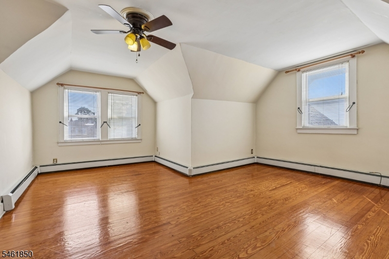 803 Devon St Property Photo 24