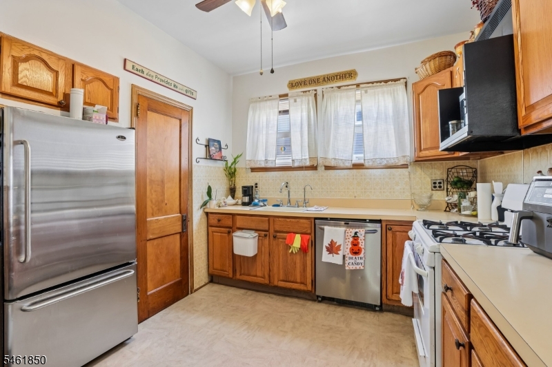 803 Devon St Property Photo 34