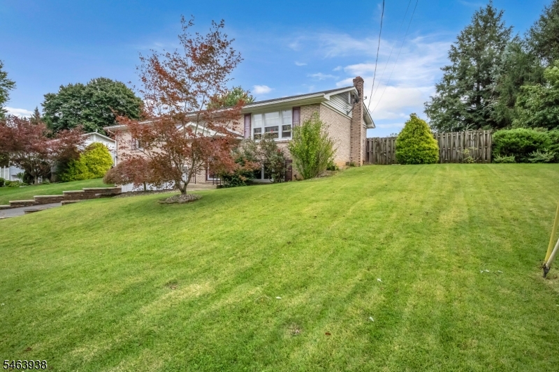 9 Douglas Ln Property Photo 1