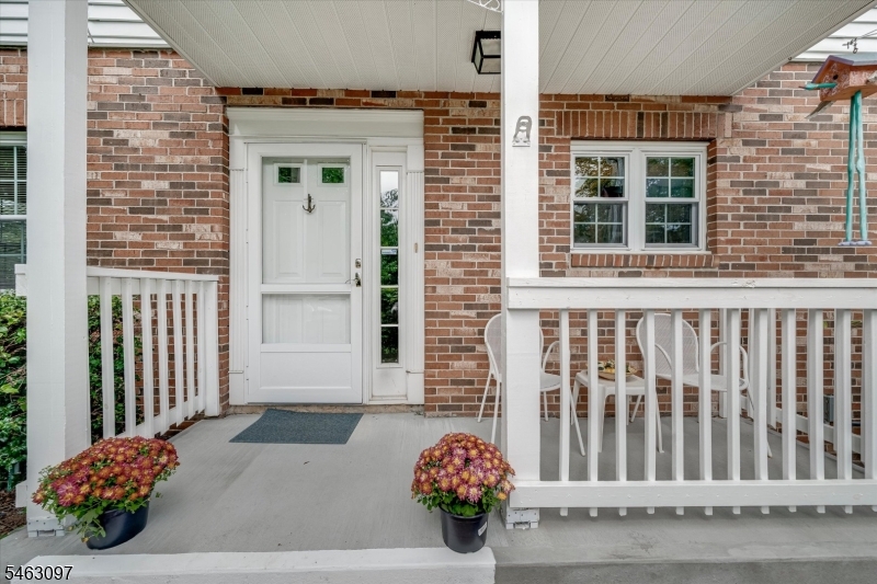 16 Lexington Ct Property Photo 1