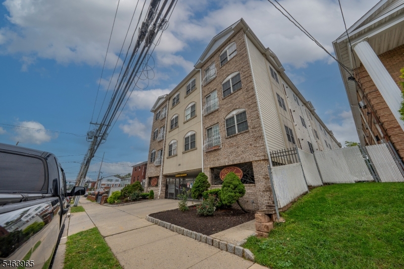 351 S Broad St 407 Property Photo 1