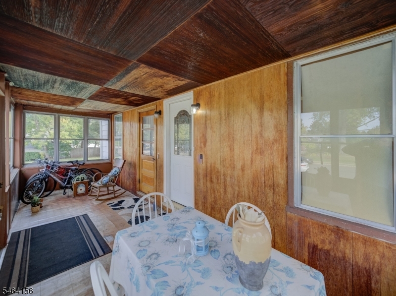 34 N Richards Ave Property Photo 4