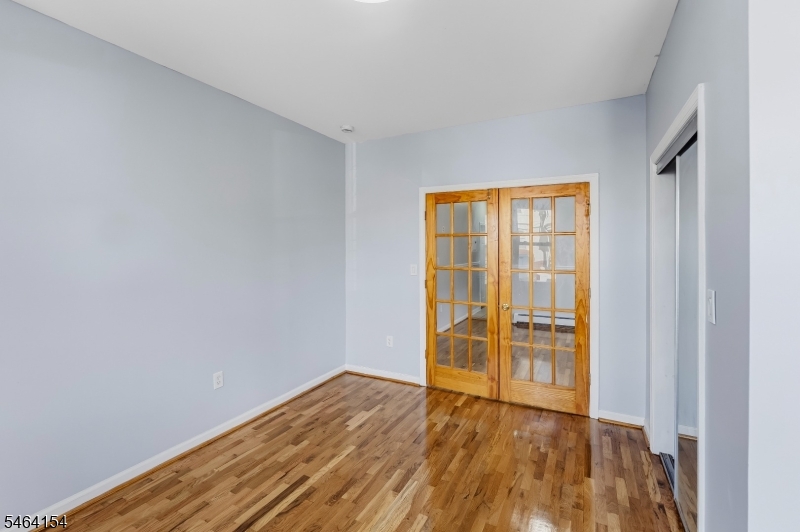 590 Hawthorne Ave Property Photo 5