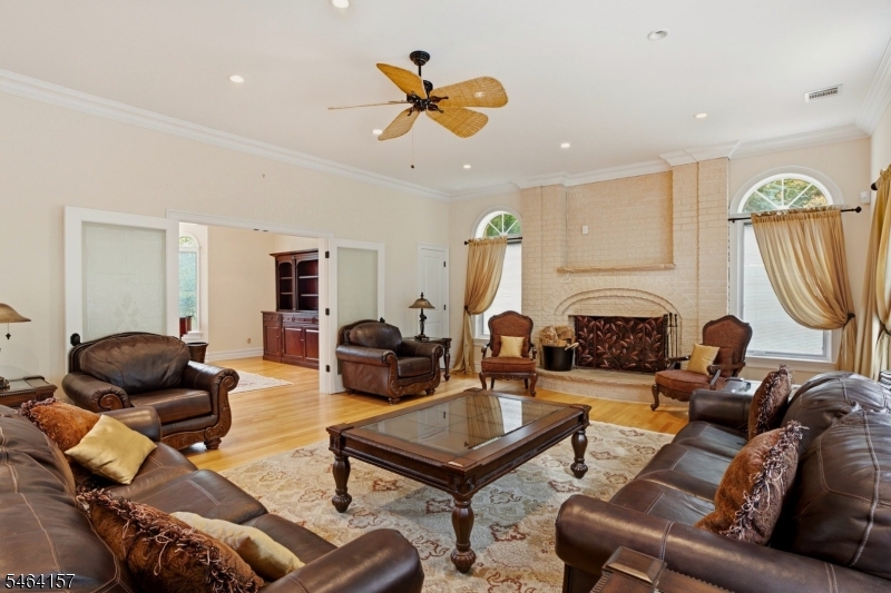 1 Dimmig Ct Property Photo 6