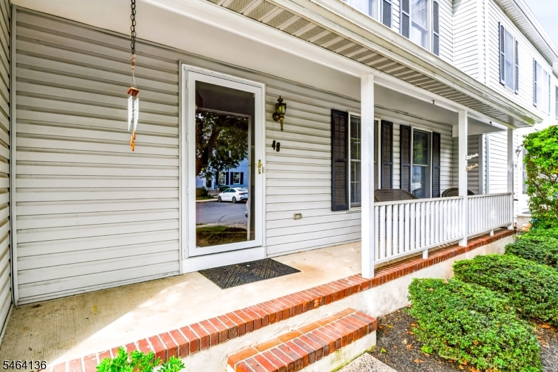 48 Kingswood Rd Property Photo 5