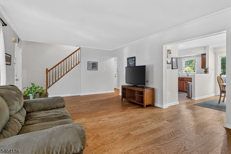 48 Kingswood Rd Property Photo 15